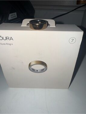 Oura Ring 4 Gold Size 7